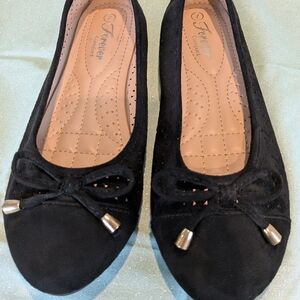 Forever Comfort Elegant Black Bow Flats